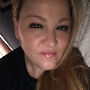 Meet your Posher, Connie